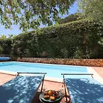 فيلة La Perla *