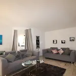 فيلة La Perla